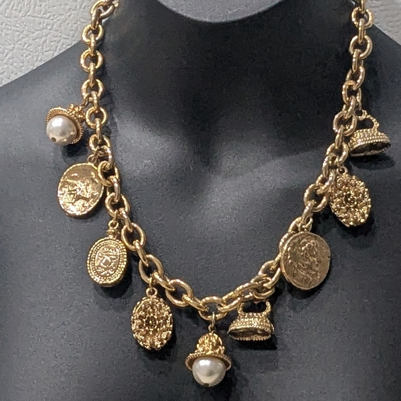 Vintage Statement Chunky Fob Golden Coin and Pearl Bead Necklace - Picture 6 of 13